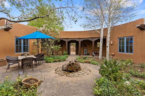17 Paseo Del Venado, Santa Fe, NM, 87506-7986 | Card Image