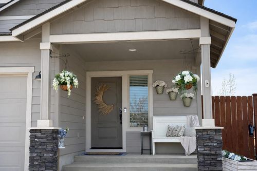 655 Nw 26th St, Redmond, OR, 97756-5531 | Card Image