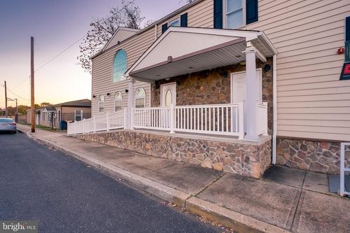 649 High St, BURLINGTON, NJ, 08016-2736 | Card Image