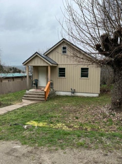 3076 5th Ave, Valley, WA, 99181-9657 | Card Image