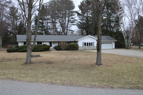 3349 Charmwood Dr, Port Huron, MI, 48060-7252 | Card Image