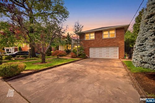 1111 Cumbermeade Road, Fort Lee, NJ, 07024 | Card Image