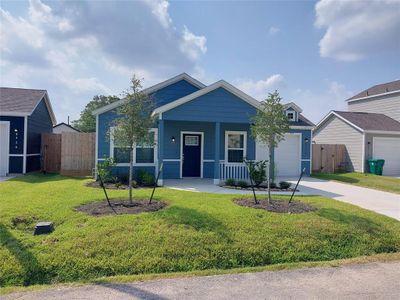 6422 Dumble Street, House other with 3 bedrooms, 2 bathrooms and null parking in Houston TX | Image 1