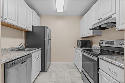 apt-21-60 Kensico Rd, Thornwood, NY, 10594-1151 | Card Image