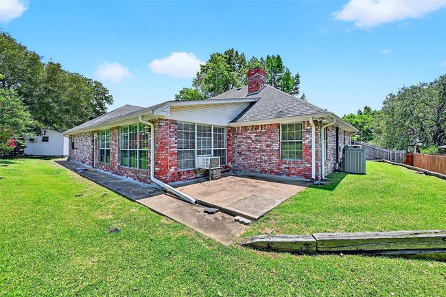 2107 Meadows Cir, House other with 3 bedrooms, 2 bathrooms and null parking in Sherman TX | Image 29
