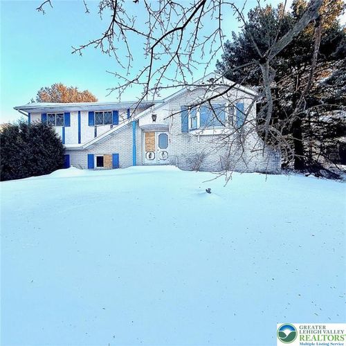 616 Almond Rd, Walnutport, PA, 18088-9601 | Card Image