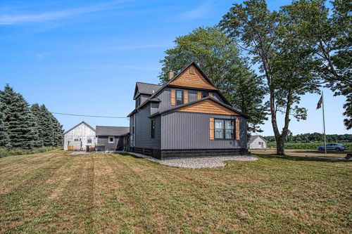 8666 S Warner Ave, Fremont, MI, 49412-7537 | Card Image