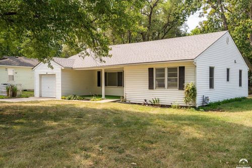 2105 Haskell Ave, Lawrence, KS, 66046-3287 | Card Image