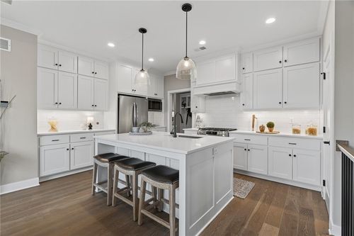 8217 Aurora St, Lenexa, KS, 66220-2540 | Card Image