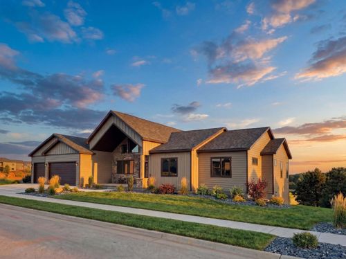 5728 Cloud Peak Dr, Rapid City, SD, 57702-8583 | Card Image