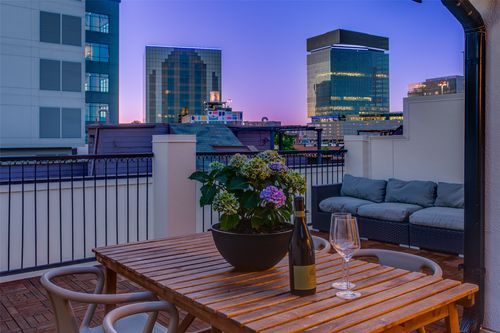 2123 Diversey St, Dallas, TX, 75201-5700 | Card Image