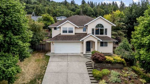 46698 Sylvan Dr, Chilliwack, BC, V2R4E9 | Card Image