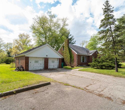 9282 Wayne Rd, Romulus, MI, 48174-1569 | Card Image
