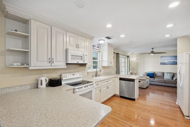 2601 Bay Blvd, House other with 3 bedrooms, 2 bathrooms and null parking in INDIAN ROCKS BEACH FL | Image 13