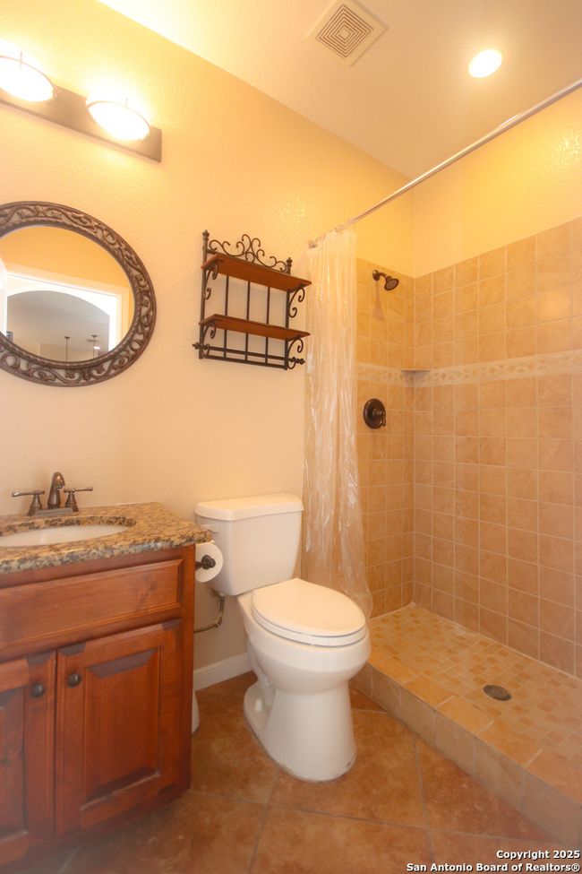 2nd Bathroom | Image 40