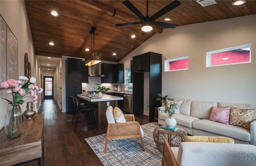 2515 Gonzales St, Austin, TX, 78702-3922 | Card Image