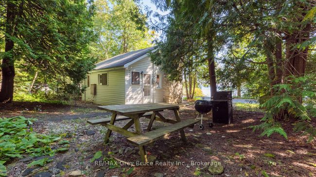 1081 Dyers Bay Rd, House other with 2 bedrooms, 1 bathrooms and 4 parking in Miller Lake ON | Image 18
