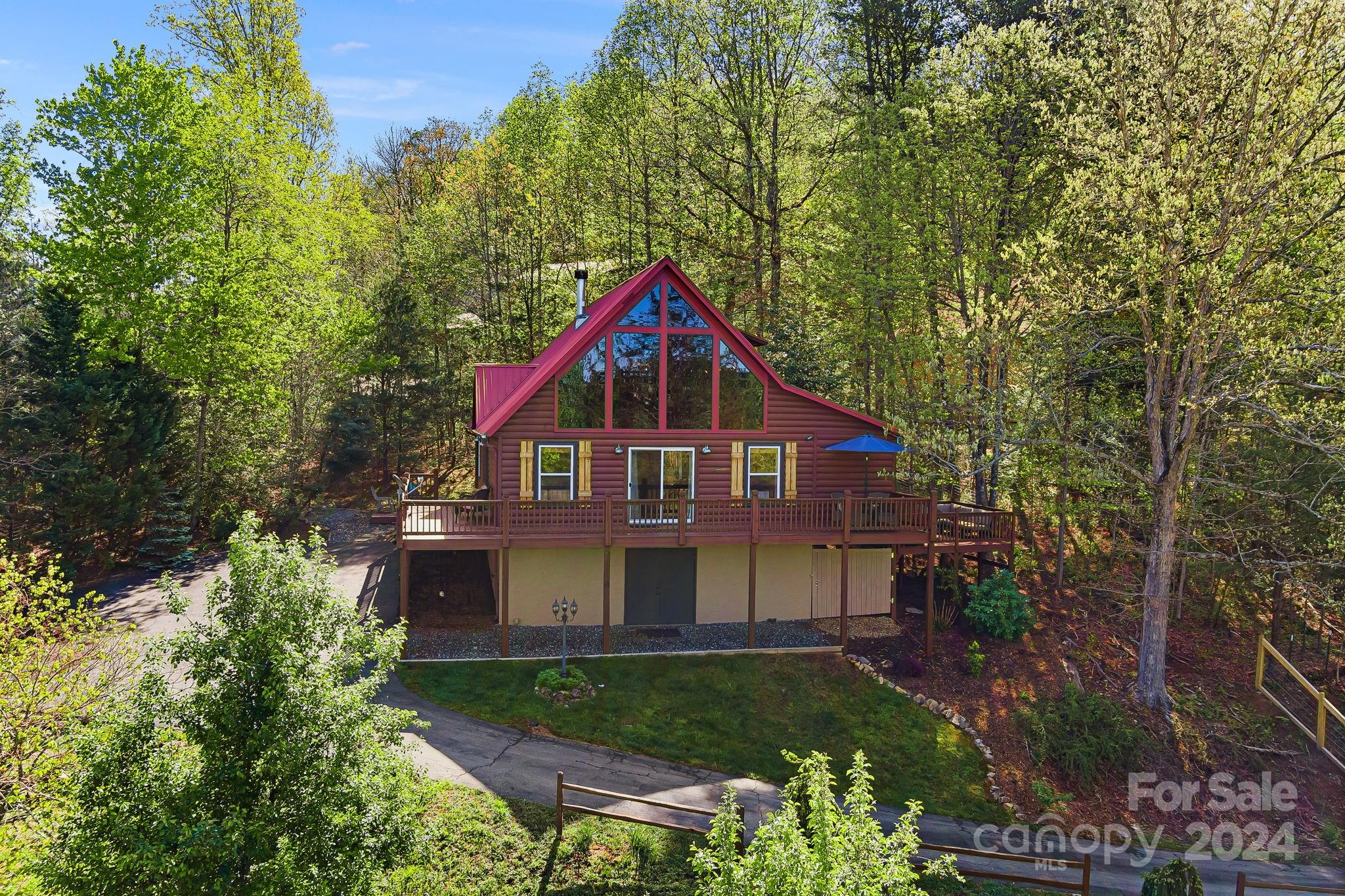 Holley Mountain Top Rd, Whittier, NC 28789