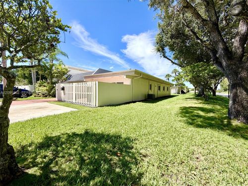 8104 Sw 81st Pl, Miami, FL, 33143-6613 | Card Image