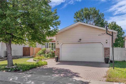 502 Brightsand Cres, Saskatoon, SK, S7J4Y3 | Card Image