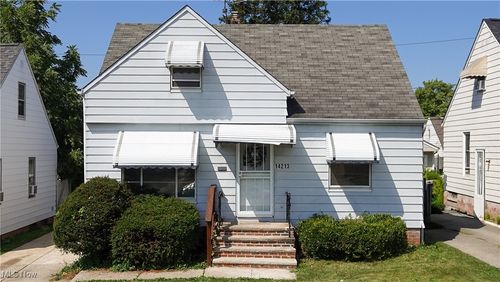 14213 Kennerdown Ave, Maple Heights, OH, 44137-3625 | Card Image