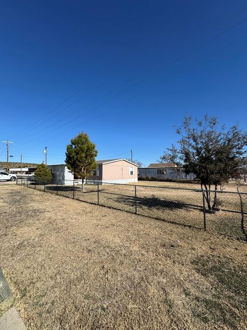 600 N Hallmark, Iraan, TX, 79744 | Card Image