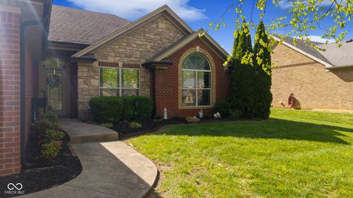 1011 Frontier Trl, Greenville, IN, 47124-8616 | Card Image