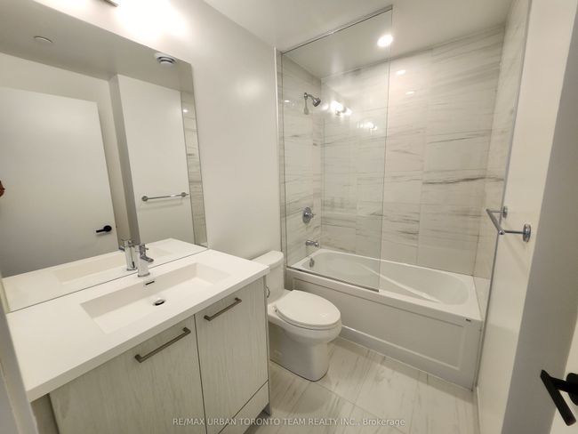 1508 - 28 Interchange Way, Condo with 1 bedrooms, 1 bathrooms and null parking in Concord ON | Image 7