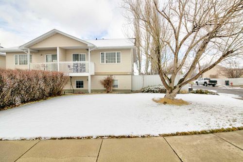 65 Ermineview Way N, Lethbridge, AB, T1H6M8 | Card Image