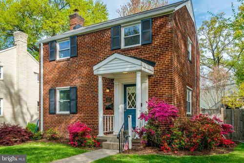 3221 6th St S, ARLINGTON, VA, 22204-1701 | Card Image