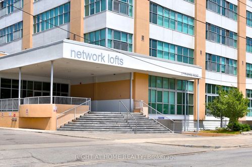 313-2 Fieldway Rd, Etobicoke, ON, M8Z0B9 | Card Image