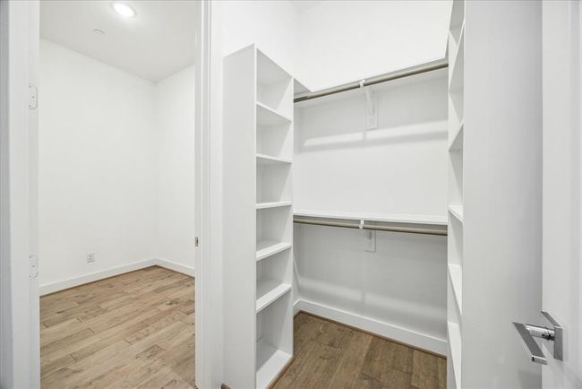 SECONDARY CLOSET. | Image 41