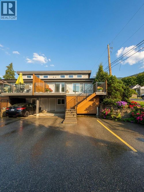 8-702 Fourth Street, Nelson, BC, V1L2S8 | Card Image