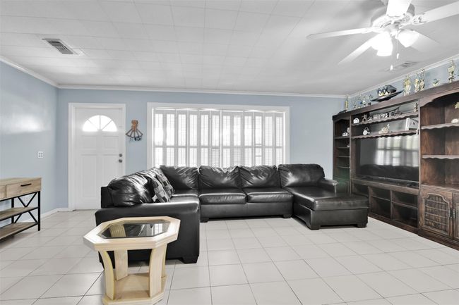 324 Davis Rd, House other with 5 bedrooms, 2 bathrooms and null parking in Palm Springs FL | Image 12