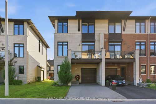 543 Labrador Cres, Ottawa, ON, K1T0R4 | Card Image