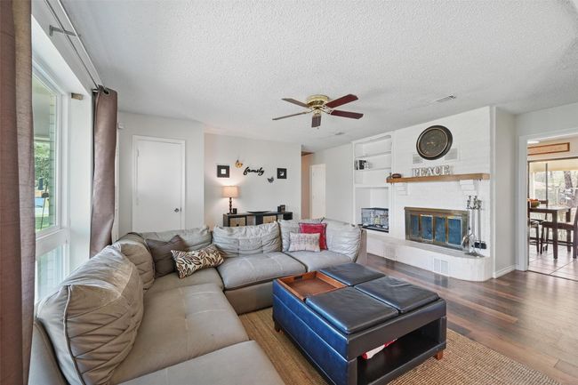 501 Cortes St, House other with 5 bedrooms, 3 bathrooms and null parking in Krugerville TX | Image 6