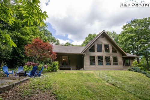 126 Rock Ledge Ln, Sugar Mountain, NC, 28604-9492 | Card Image