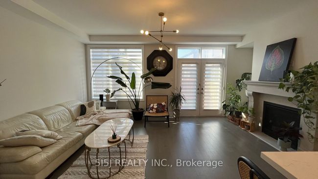 3236 Post Rd, House attached with 3 bedrooms, 3 bathrooms and 1 parking in Oakville ON | Image 5