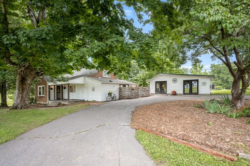 5825 Cobb Hollow Rd, Tullahoma, TN, 37388-7737 | Card Image