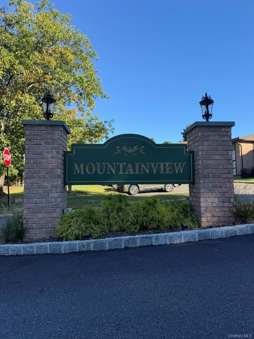 198 Sierra Vista Ln, Valley Cottage, NY, 10989-2702 | Card Image