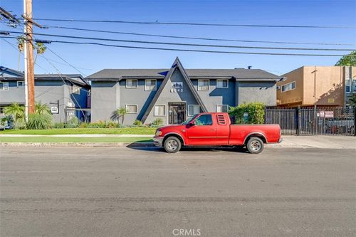 6640 Darby Ave, Reseda, CA, 91335-5475 | Card Image