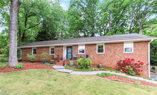 6834 Rollingwood Dr, Clemmons, NC, 27012-8495 | Card Image