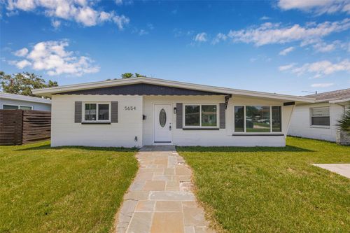 5654 13th Ave N, St Petersburg, FL, 33710-5812 | Card Image