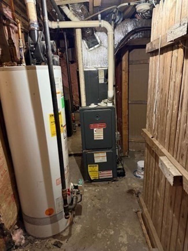 10 Byron St, House other with 4 bedrooms, 2 bathrooms and 4 parking in Worcester MA | Image 29