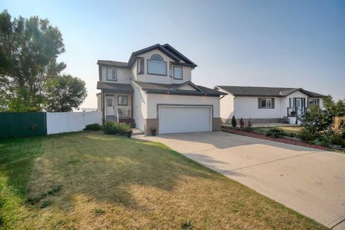 409 9 St, Beiseker, AB, T0M | Card Image