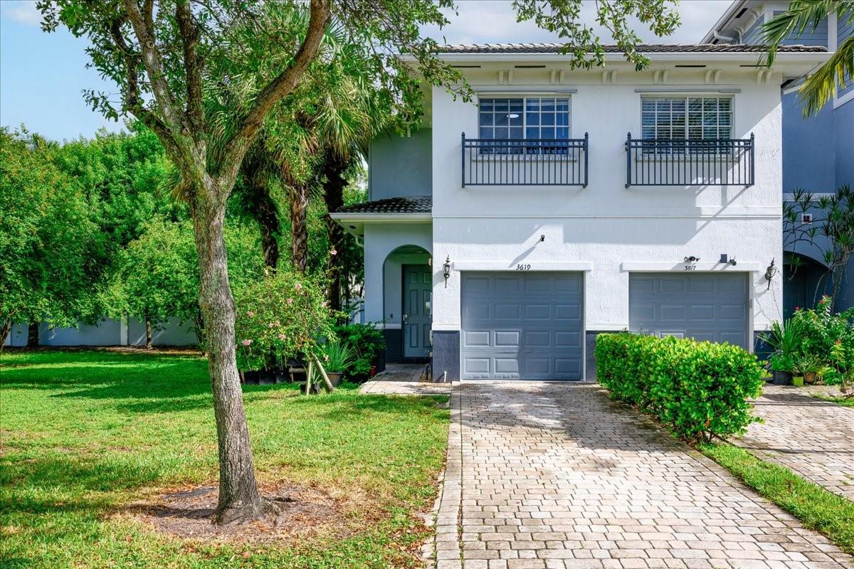 14th Ct, Fort Lauderdale, FL 33311
