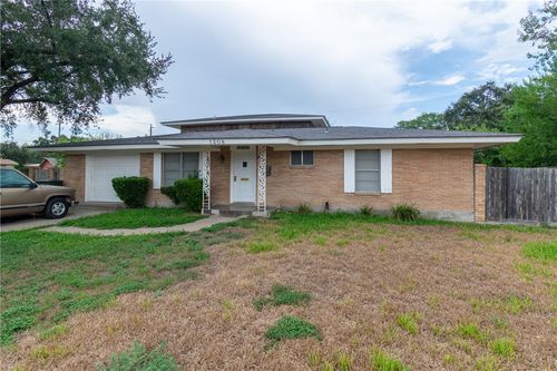 1208 N Woodlawn Dr, Alice, TX, 78332-3860 | Card Image