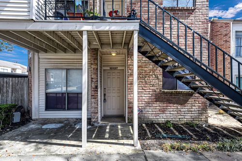 53-10137 Waterstone Drive, Houston, TX, 77042 | Card Image