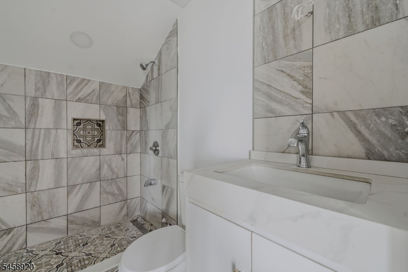 Residential Lease in Paterson City 4