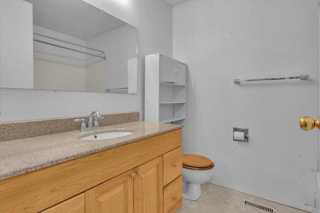 84 Shawmeadows Crescent Sw, House other with 4 bedrooms, 2 bathrooms and 1 parking in Calgary AB | Image 16